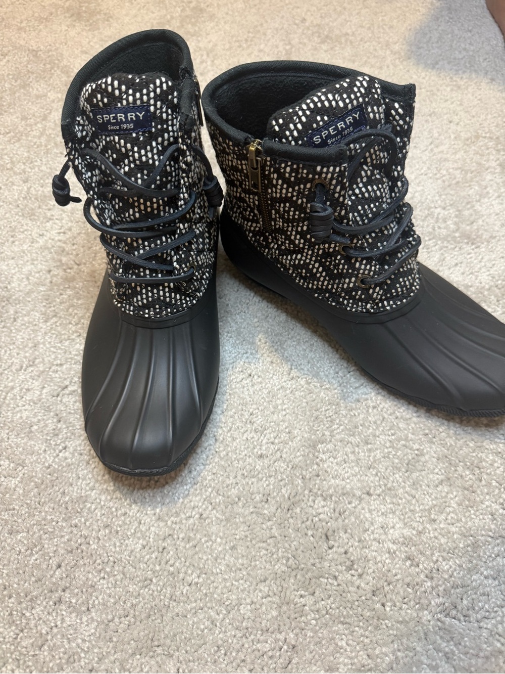 Sperry Black Patterned Duck Boots for Women | 8 - Picture 2 of 4